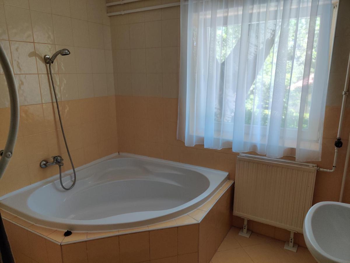 Villa Itália Guest House Siófok Esterno foto
